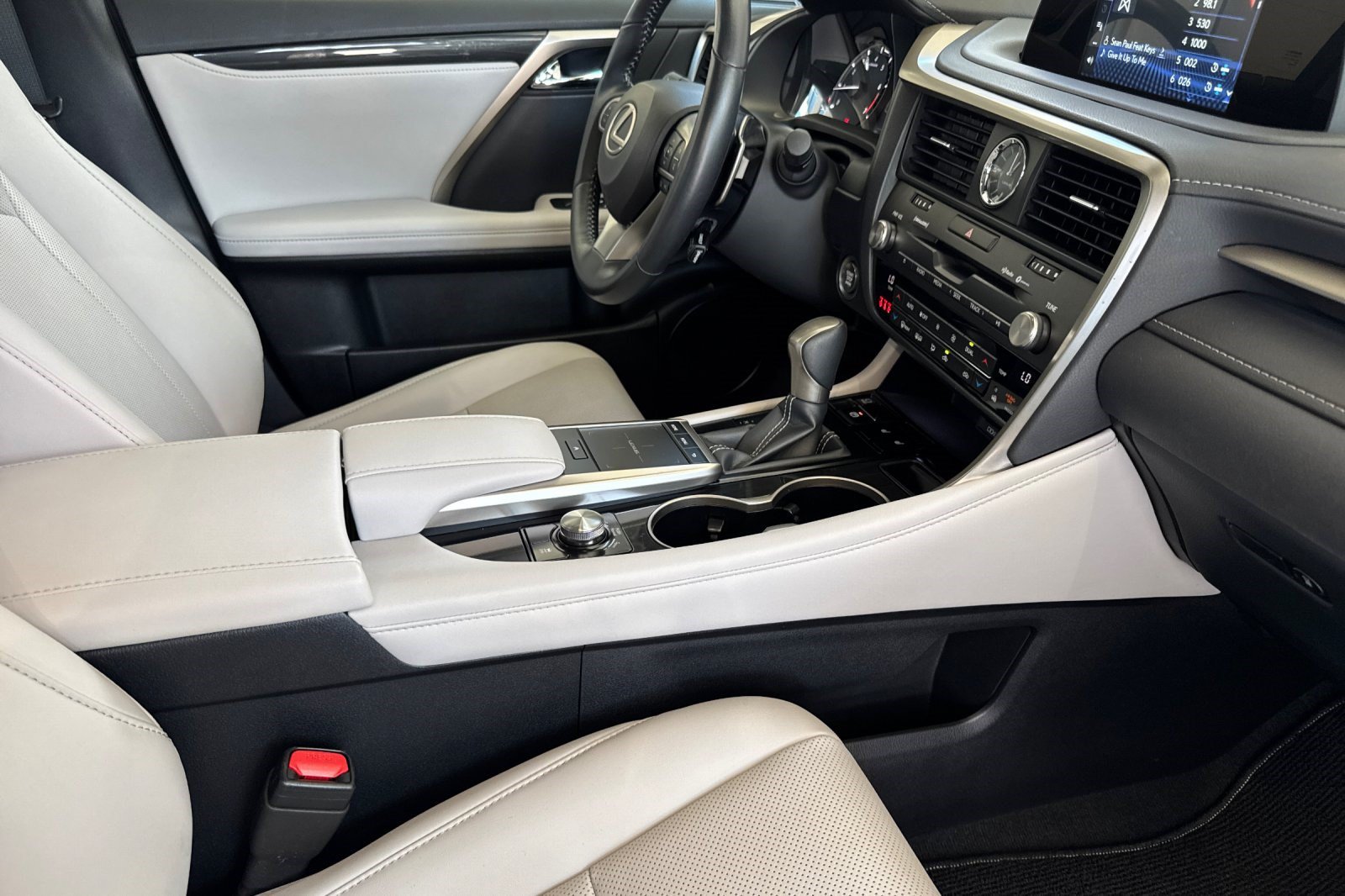 Certified 2021 Lexus RX 350 FWD w/ Accessory Package image 20