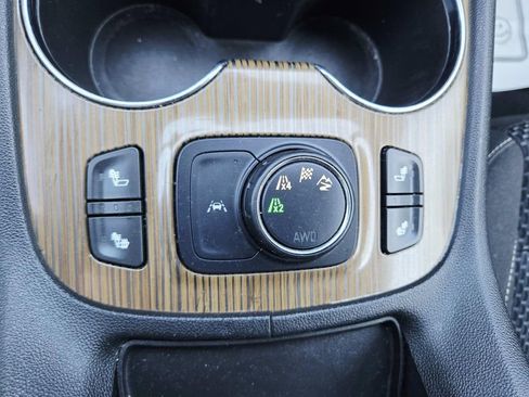 Used 2021 GMC Acadia SLE w/ Driver Convenience Package image 31