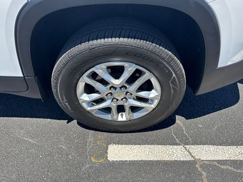 Used 2020 Chevrolet Traverse LT FWD image 21