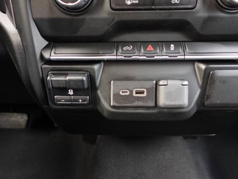 Used 2022 Chevrolet Silverado 2500 Custom w/ Custom Value Package image 37