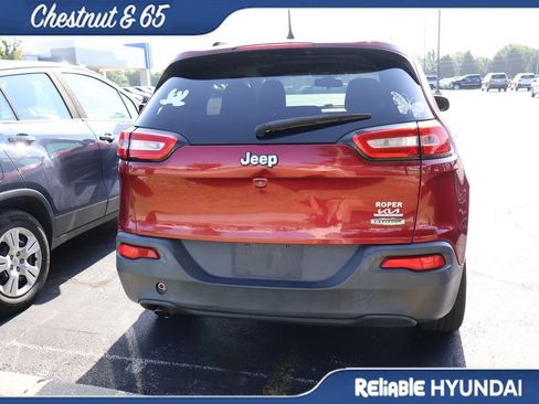 Used 2016 Jeep Cherokee Latitude w/ Comfort & Sound Group FWD image 19