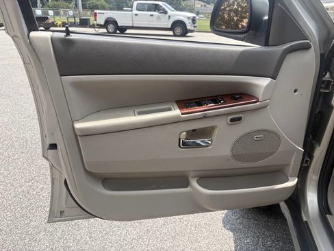 Used 2007 Jeep Grand Cherokee Limited w/ Trailer Tow Group IV image 22