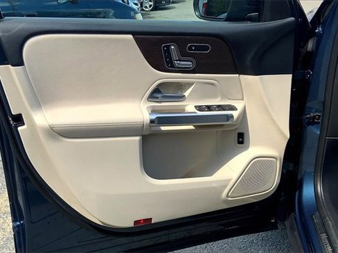 Used 2020 Mercedes-Benz GLB 250 4MATIC image 18