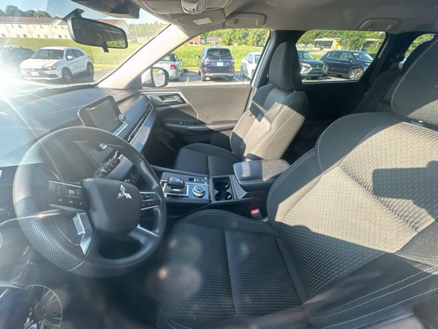 Used 2022 Mitsubishi Outlander ES FWD image 5