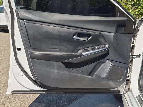 Certified 2023 Nissan Sentra SR w/ Trunk Package FWD image 12