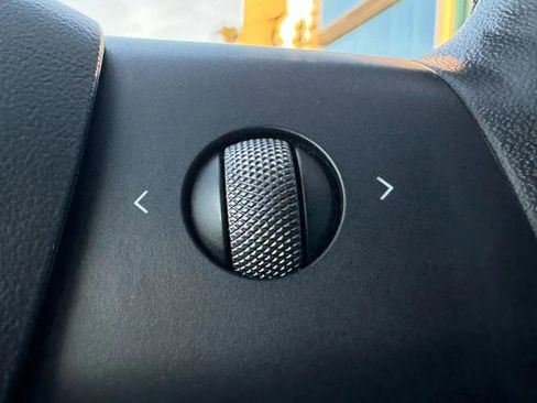 Used 2023 Tesla Model Y Long Range image 30