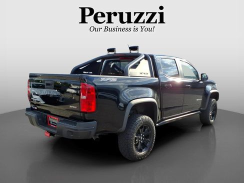 Used 2021 Chevrolet Colorado ZR2 w/ ZR2 Midnight Special Edition AWD/4WD image 3