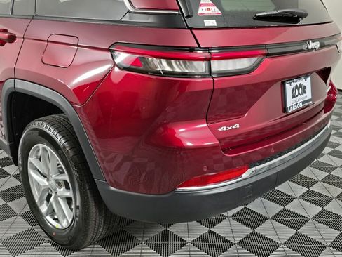 New 2025 Jeep Grand Cherokee Laredo X image 13