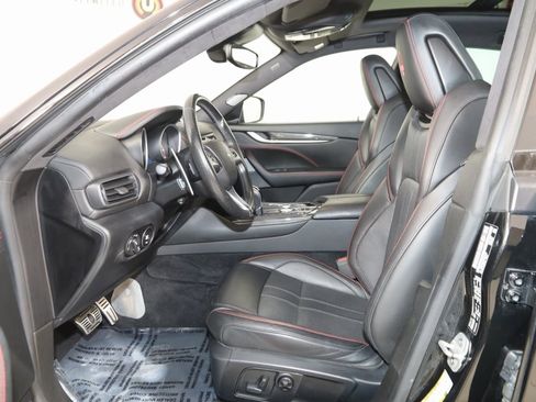 Used 2018 Maserati Levante GranSport image 12