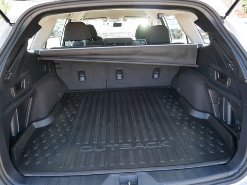 Certified 2021 Subaru Outback AWD/4WD image 18