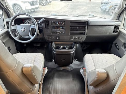 Used 2019 GMC Savana 3500 Extended image 15