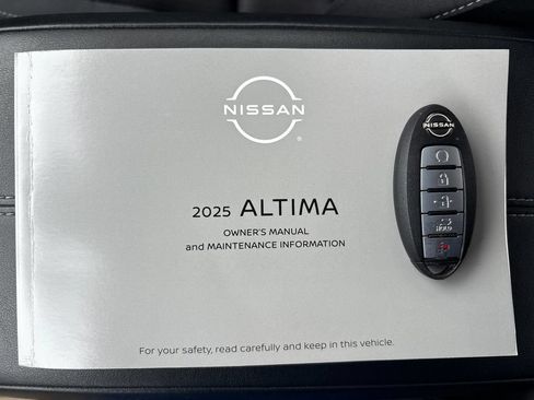 Used 2025 Nissan Altima 2.5 SV FWD image 18