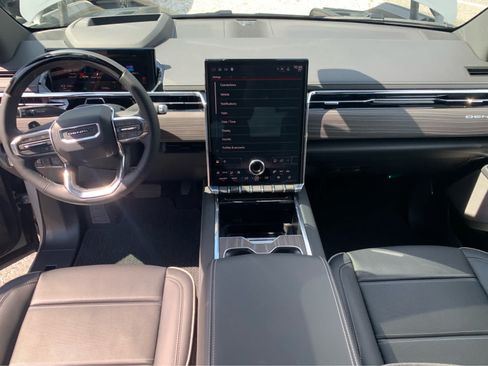 Used 2025 GMC Sierra EV Denali AWD/4WD image 11