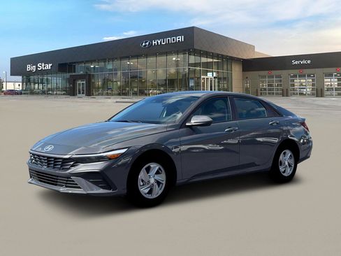 New 2026 Hyundai Elantra SE image 2