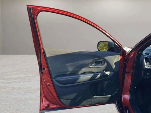 Used 2020 Honda HR-V Sport image 9