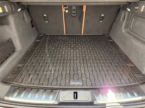 Used 2026 Jaguar F-PACE R-Dynamic S image 23