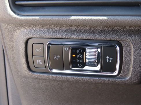 Used 2023 Lincoln Corsair Grand Touring w/ Equipment Group 301A AWD/4WD image 25