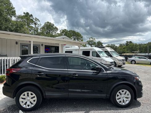 Used 2020 Nissan Rogue Sport S FWD image 3