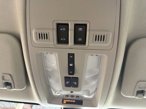 Used 2016 Cadillac SRX Luxury image 26