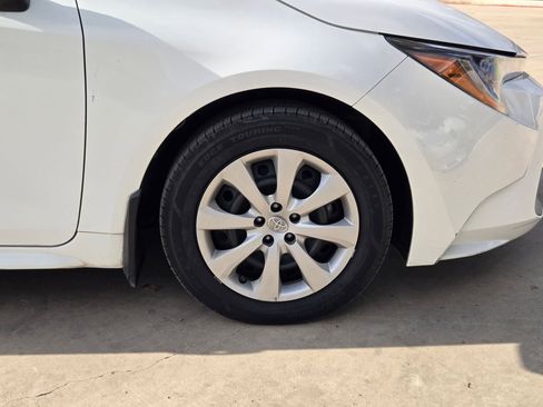 Used 2021 Toyota Corolla LE image 31