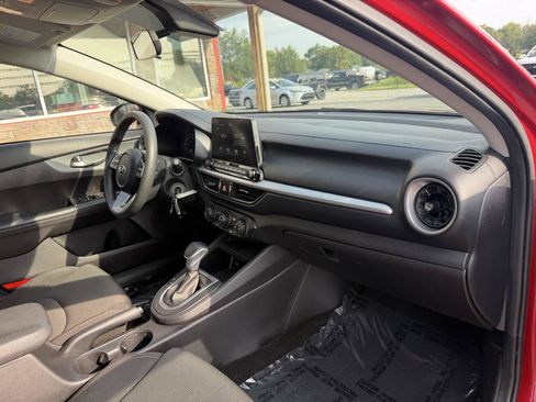 Used 2021 Kia Forte LXS FWD image 20
