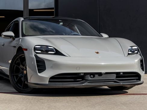 Certified 2023 Porsche Taycan GTS image 9