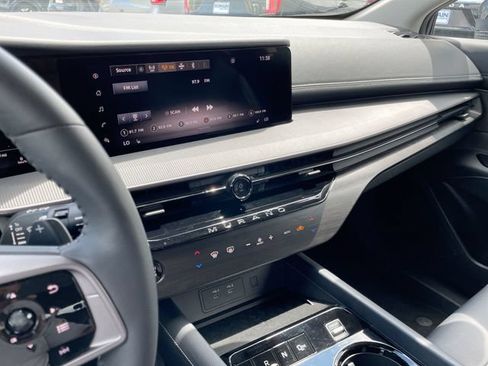 Used 2025 Nissan Murano SV FWD image 24