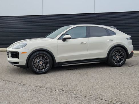 Certified 2025 Porsche Cayenne S AWD/4WD image 2