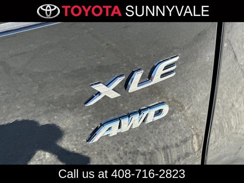Used 2025 Toyota Corolla Cross XLE AWD/4WD image 14