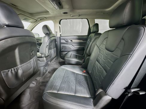 Used 2020 Kia Telluride SX w/ SX Prestige Package image 29