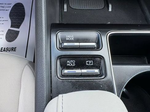 Used 2025 Hyundai Sonata SEL FWD image 21