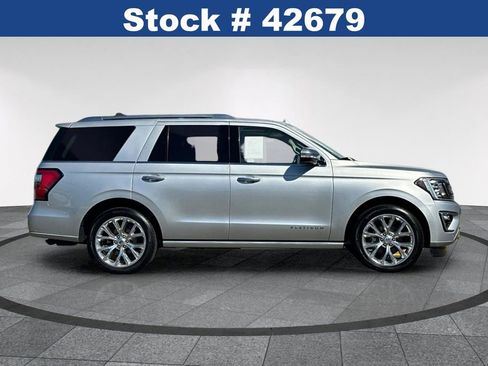Used 2018 Ford Expedition Platinum image 4
