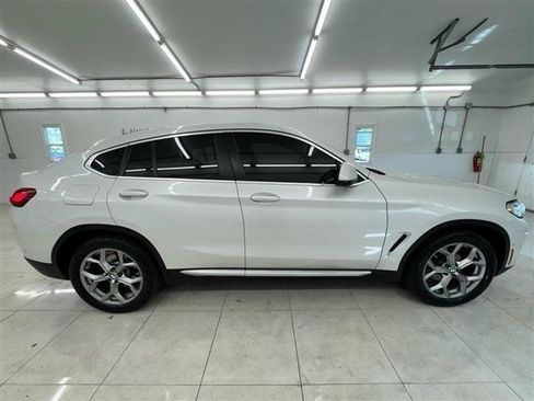 Used 2023 BMW X4 xDrive30i w/ Parking Assistance Package AWD/4WD image 4