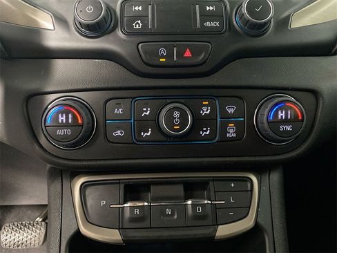 Used 2023 GMC Terrain Denali image 18