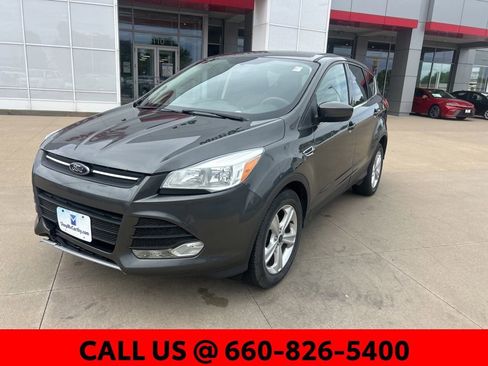 Used 2015 Ford Escape SE FWD image 2