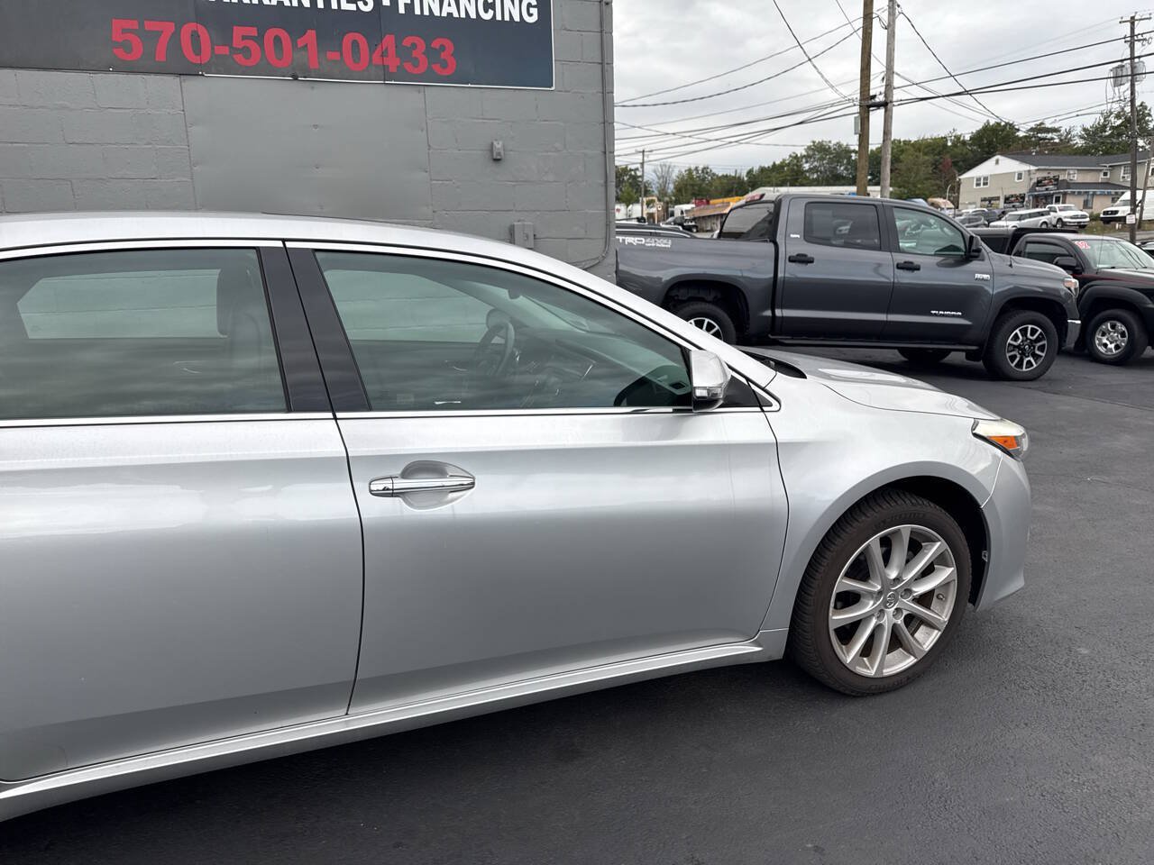 Used 2013 Toyota Avalon XLE Touring FWD image 10