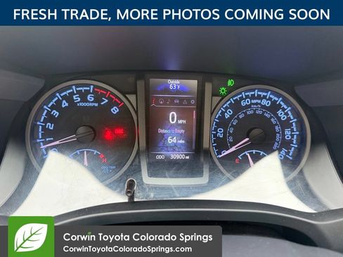 Used 2022 Toyota Tacoma TRD Off-Road w/ TRD Premium Off Road Package AWD/4WD image 15