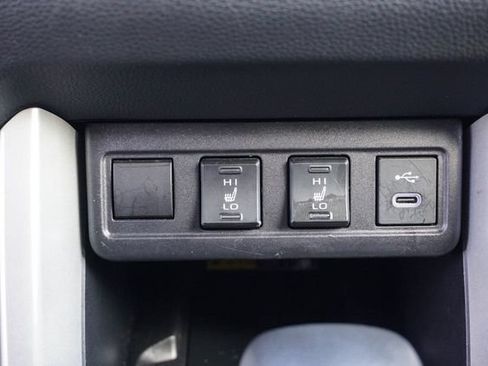 Used 2025 Toyota Corolla Cross XLE FWD image 20