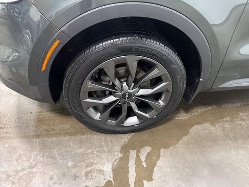 Used 2022 Kia Sorento SX Prestige image 9