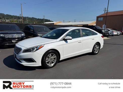 Used 2016 Hyundai Sonata SE w/ Cargo Package FWD image 1