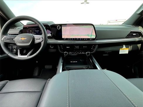 New 2025 Chevrolet Suburban Premier image 10