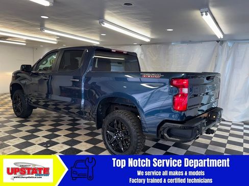 Used 2022 Chevrolet Silverado 1500 Custom Trail Boss w/ LPO, Dark Essentials Package image 5