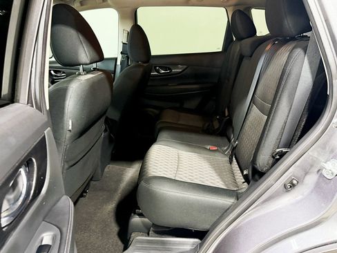 Used 2018 Nissan Rogue S image 27