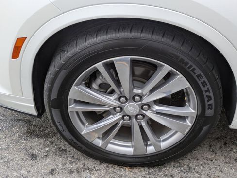 Used 2023 Cadillac XT6 Premium Luxury image 11