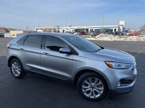 Used 2022 Ford Edge Titanium image 2