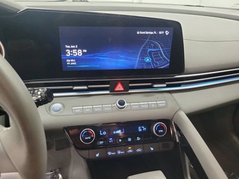 Used 2024 Hyundai Elantra SEL FWD image 27