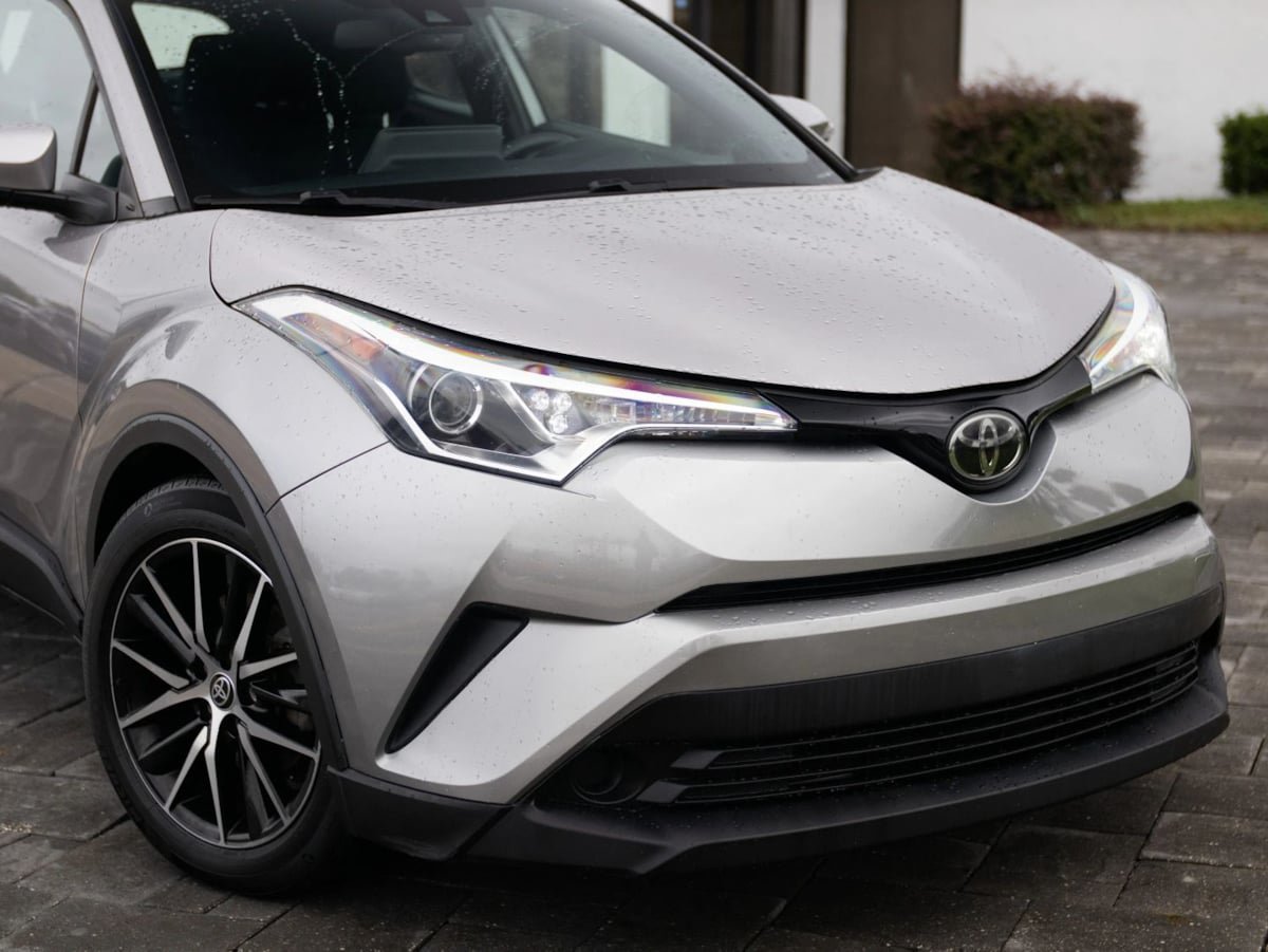Used 2019 Toyota C-HR LE FWD image 3