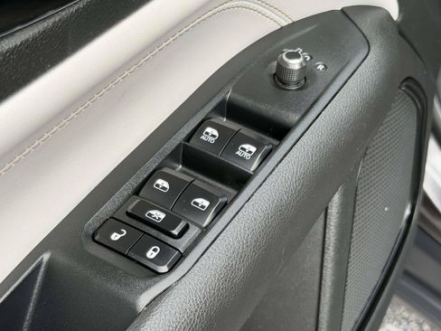 Used 2023 Jeep Compass Limited AWD/4WD image 19