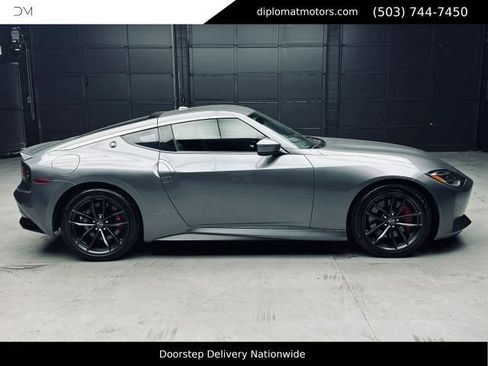 Used 2024 Nissan Z Performance w/ Floor Mat Package RWD image 8
