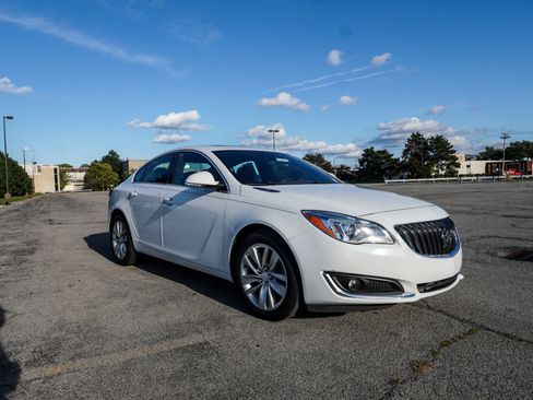 Used 2016 Buick Regal Premium w/ Driver Confidence Package #2 FWD image 4